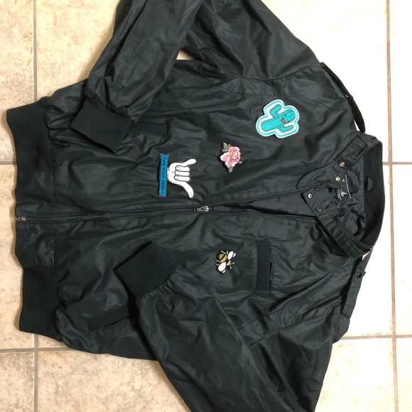 Cute bomber jacket with free iron-on patches! - Picture 2 of 3